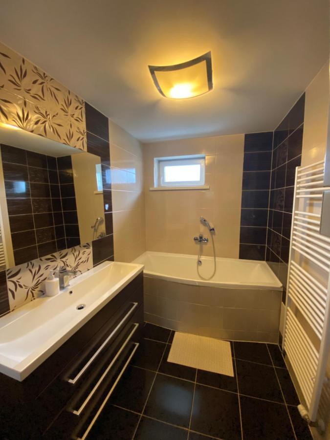 Lovely Apartment - Zilina Centrum Luaran gambar